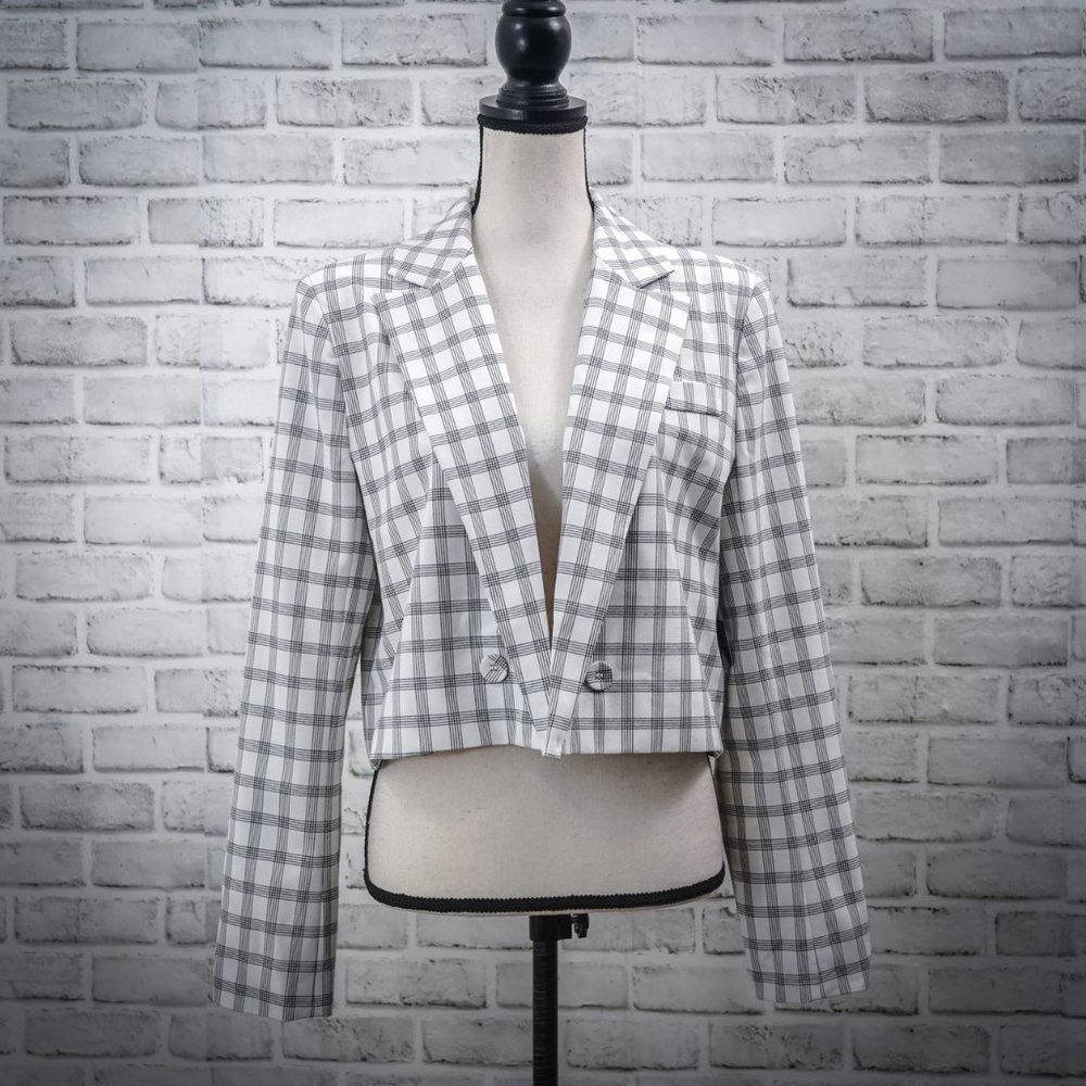 Danielle Bernstein Cropped Suit Blazer, XL